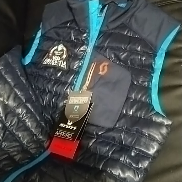 Scott apparel - Picture 2 of 2